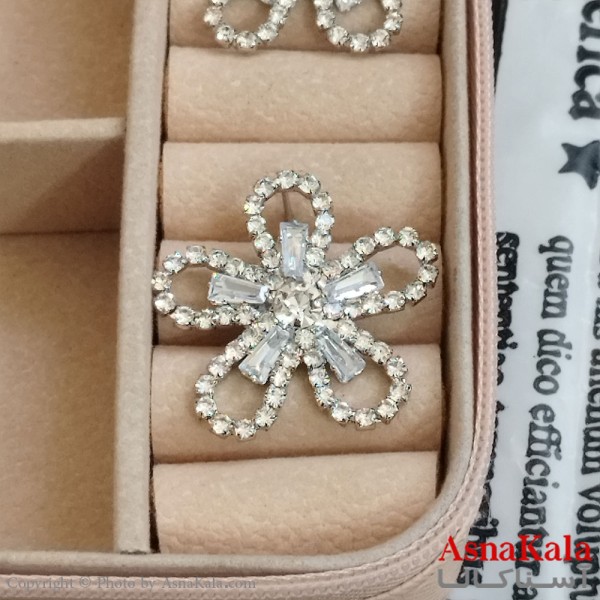 گوشواره جواهری مدل آویز نگیندار رنگ نقره ای کد GSH152106W