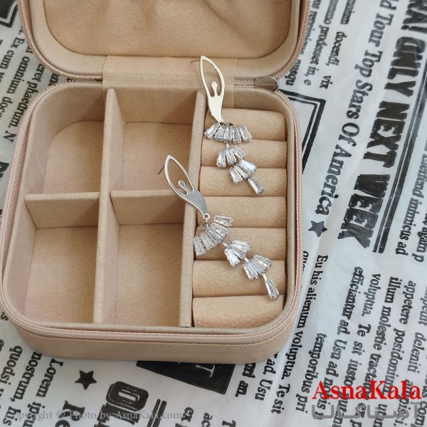 گوشواره جواهری مدل آویز نگیندار رنگ نقره ای کد GSH152117W