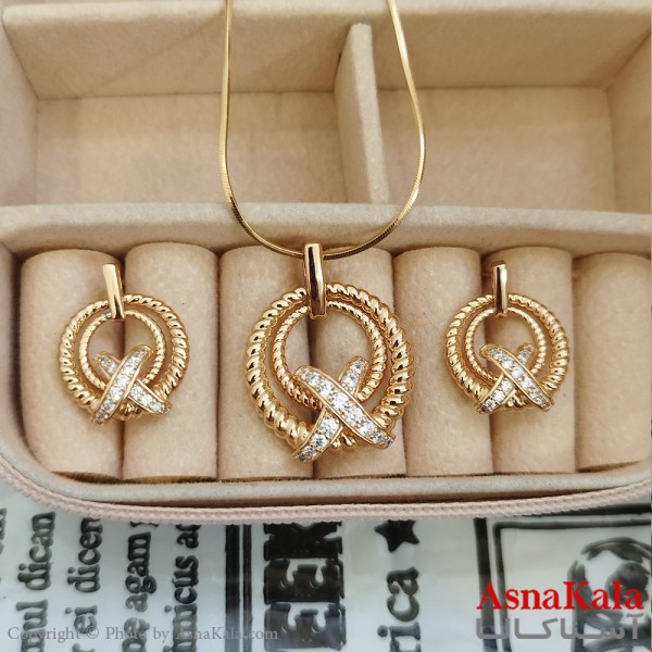 نیم ست زنانه ژوپینگ شامل گوشواره و گردنبند رنگ طلایی کد NIM141071W