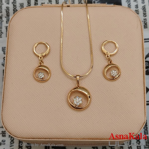 نیم ست زنانه ژوپینگ شامل گوشواره و گردنبند رنگ طلایی کد NIM141081W