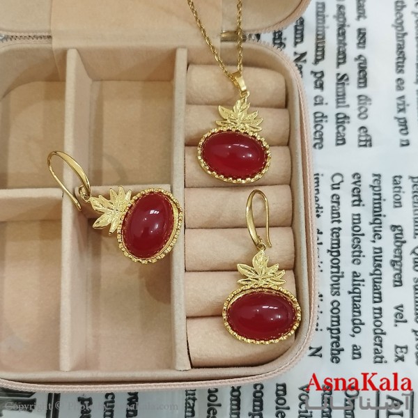 نیم ست زنانه شامل گردنبند و گوشواره  مدل بیضی نگین  قرمز رنگ طلایی کد NIM141112W