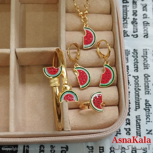 نیم ست بچگانه شامل گردنبند و گوشواره  و انگشتر و دستبند مدل هندوانه رنگ طلایی کد NIM141124W