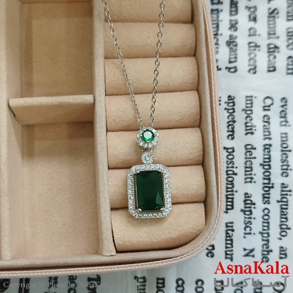 گردنبند استیل زنانه مستطیل جواهری نگین سبز کد GNB162357W