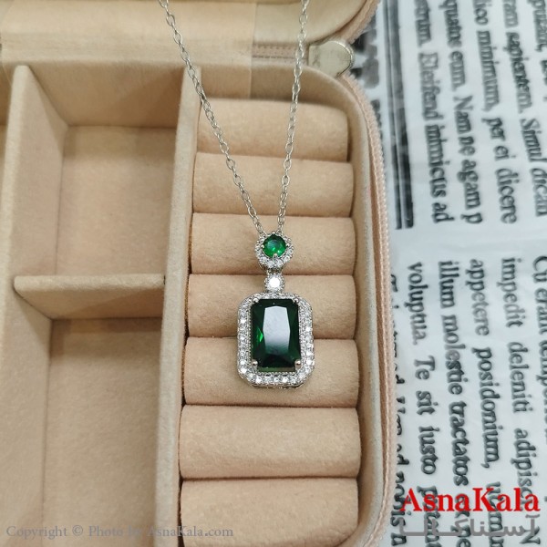 گردنبند استیل مستطیل جواهری نگین سبز کد GNB162456W