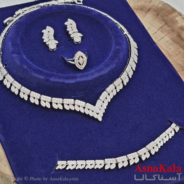 سرویس جواهری کامل شامل گردنبند و گوشواره و دستبند و انگشتر  آبکاری رادیوم کد NIM141169W