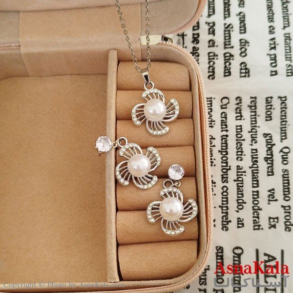 نیم ست زنانه شامل گردنبند و گوشواره مدل گل مرواریدی کد NIM141188W