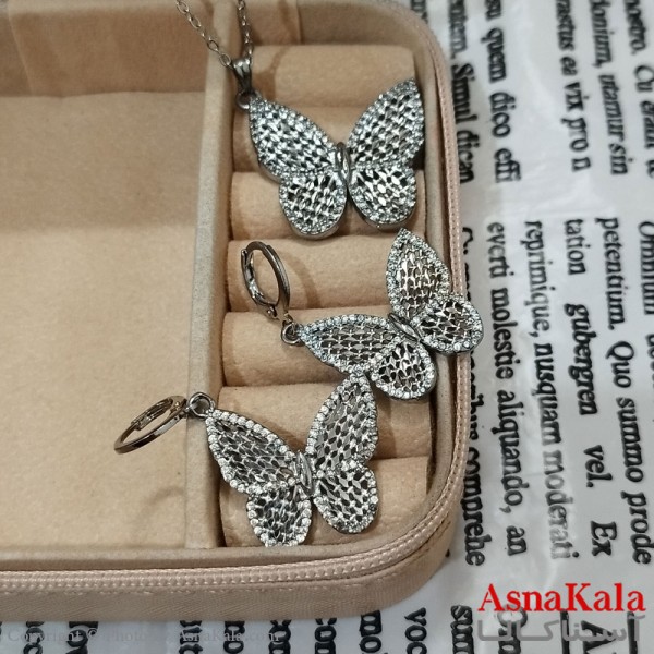 نیم ست زنانه برنجی پروانه شامل گردنبند و گوشواره کد NIM141208W