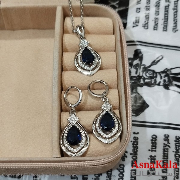 نیم ست زنانه شامل گردنبند و گوشواره نگین دار نقره ای کد NIM141246W