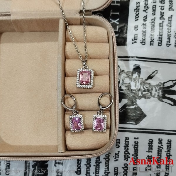 نیم ست زنانه شامل گردنبند و گوشواره نگین دار نقره ای کد NIM141250W