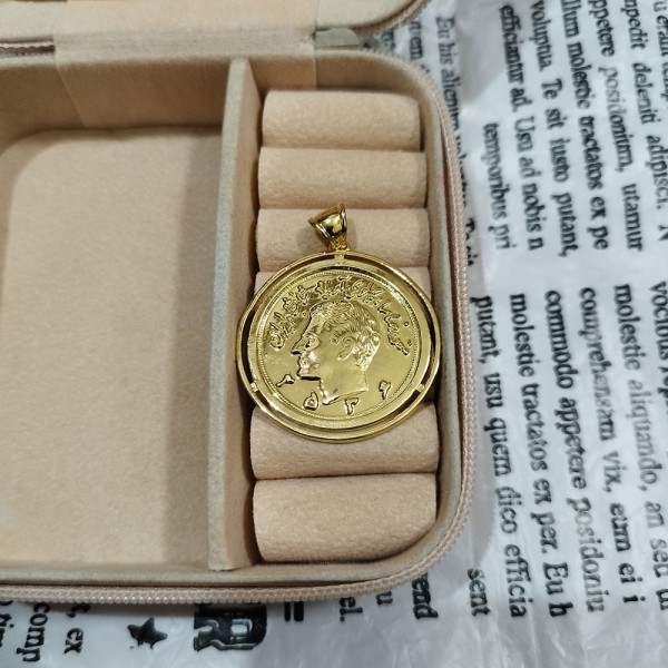 آویز رخ، شمایل، مریمی محمدرضا پهلوی برنجی زنانه طلایی  کد GNB162583W