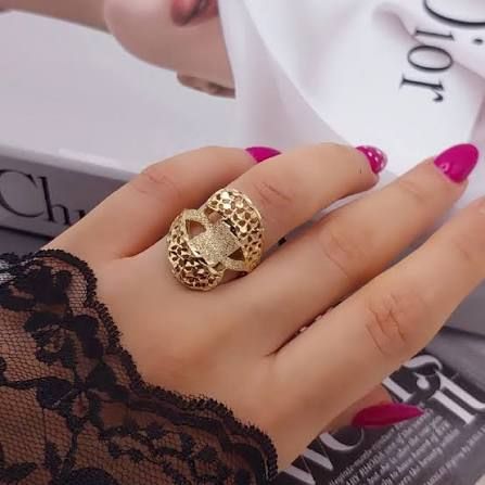 انگشتر زنانه تراش طلاروس رنگ ثابت مشابه طلا  ANG191708W