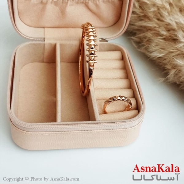 ست ژوپینگ اصل زنانه طلایی شامل (دستبند+انگشتر) مدل خورشیدی کد NIM14136W