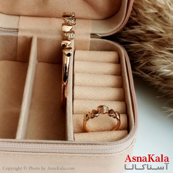 ست ژوپینگ اصل زنانه طلایی شامل (دستبند+انگشتر) مدل قلب نگین دار کد NIM14137W