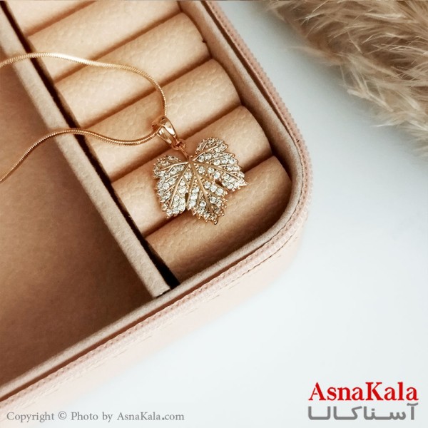 گردنبند ژوپینگ اصل زنانه مدل برگ نگین دار رنگ طلایی کد GNB16498W