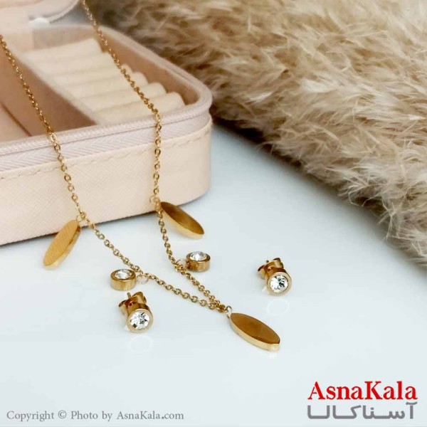 نیمست استیل دخترانه طرح بیضی و نگین رنگ طلایی کد NIM14158W