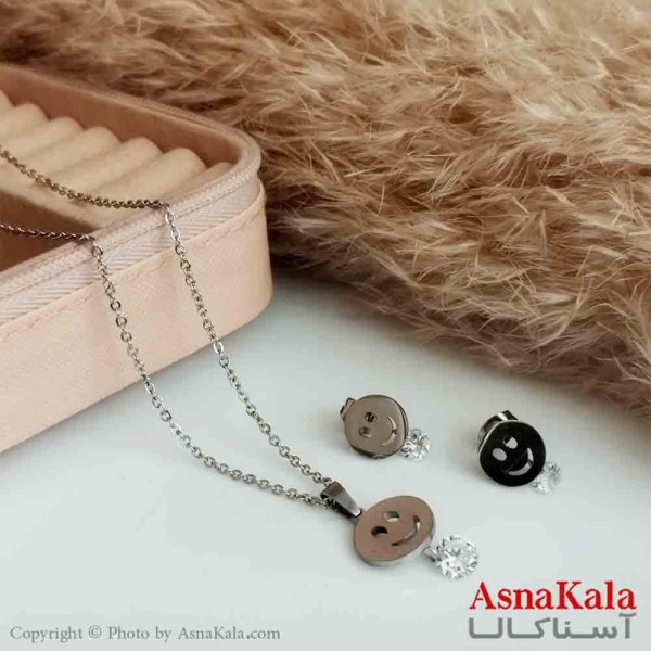 ست زنانه گردنبند و گوشواره طرح لبخند با تک نگین رنگ نقره ای کد NIM14362W