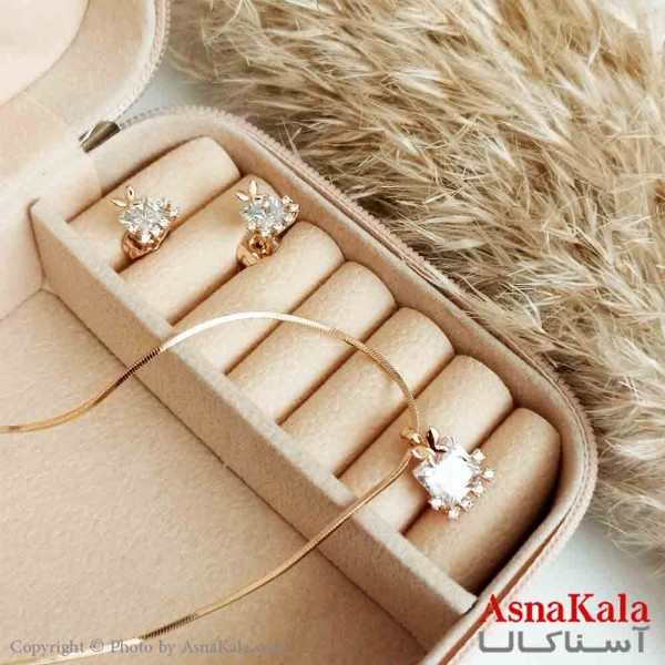 سرویس زنانه ژوپینگ مدل پروانه نگیندار شامل آویز،گوشواره طلایی کد NIM14404W