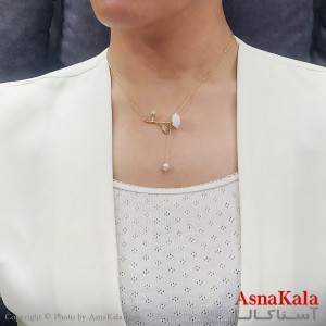 گردنبند کره ای گل رز سفید صدفی  استیل طلایی کد GNB16708W