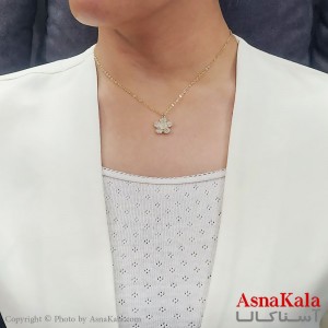گردنبند ترند کره ای گل  استیل طلایی کد GNB16711W