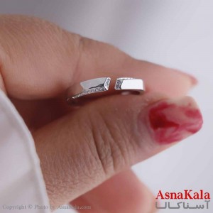 انگشتر زنانه استیل مدل فاصله نگینی نقره ای کد ANG19540W