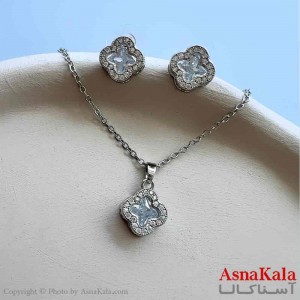 نیم ست زنانه شامل گردنبند و گوشواره  استیل مدل گل نگین آبی  کد NIM14686W