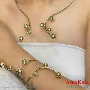 نیم ست زنانه پینترستی شامل گردنبند و دستبند طرح یک پیچ و گوی ترند رنگ دورنگ کد NIM14907W