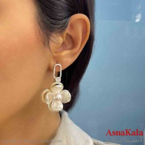 گوشواره دخترانه مینیمال طرح آویز چهارپر رنگ نقره ای کد GSH151872 W