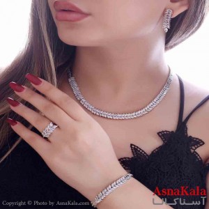سرویس جواهری مخصوص عروس شامل گردنبند و گوشواره و دستبند و انگشتر آبکاری رادیوم کد NIM141000W