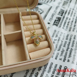گردنبند زنبور طلایی دخترانه