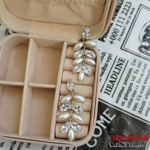 گوشواره جواهری مدل آویز نگیندار