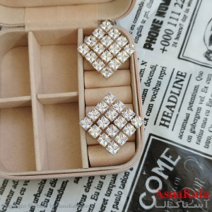 گوشواره جواهری مدل آویز نگیندار رنگ طلایی