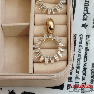 گوشواره جواهری مدل آویز نگیندار رنگ طلایی کد GSH152103W