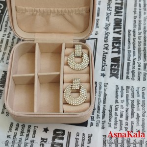 گوشواره جواهری مدل آویز نگیندار