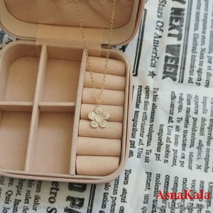 گردنبند گل طلایی