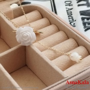 گردنبند گل رز