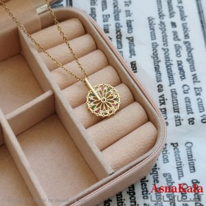 آویز طلایی دخترانه