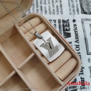 آویز گردنبند مردانه lv