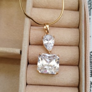 آویز ژوپینگ دخترانه رنگ طلایی کد GNB162298W