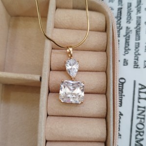 آویز ژوپینگ دخترانه رنگ طلایی