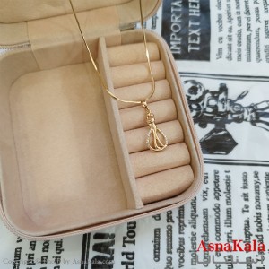 آویز ژوپینگ دخترانه رنگ طلایی