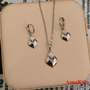 نیم ست زنانه ژوپینگ شامل گوشواره و گردنبند رنگ نقره ای کد NIM141089W