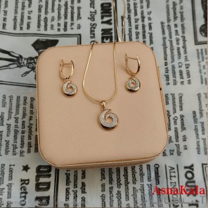 نیم ست زنانه ژوپینگ شامل گوشواره و گردنبند رنگ طلایی کد NIM141093W