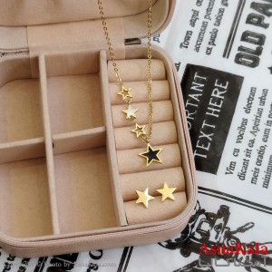 نیم ست زنانه شامل گردنبند و گوشواره رنگ طلایی کد NIM141101W