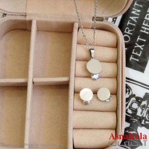 نیم ست زنانه شامل گردنبند و گوشواره رنگ نقره ای کد NIM141103W