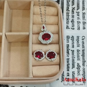 نیم ست زنانه شامل گردنبند و گوشواره  مدل خرم سلطان نگین قرمز رنگ نقره ای کد NIM141108W
