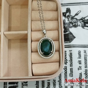 گردنبند نگین سبز