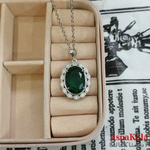 گردنبند نگین سبز
