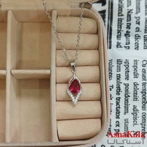 گردنبند استیل زنانه جواهری نگین قرمز کد GNB162363W