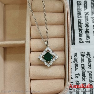 گردنبند استیل زنانه نگین در مربع نگین سبز کد GNB162411W