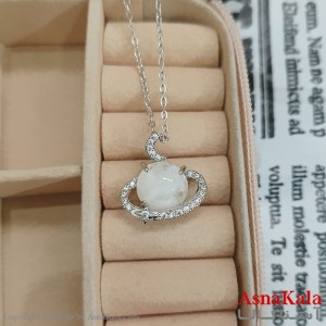 گردنبند استیل زحل و ماه جواهری نگین سفید کد GNB162441W